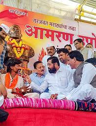 Maratha quota activist Manoj Jarange ends hunger strike on 17th day after Maharashtra CM meets him