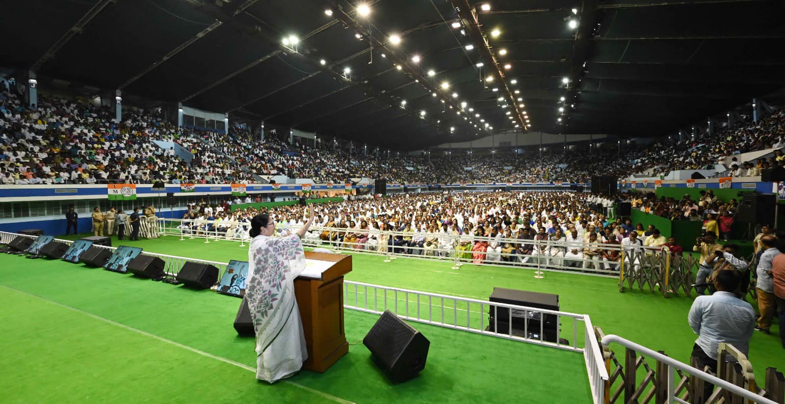 India would have won World Cup if final happened in Calcutta or Mumbai: Mamata