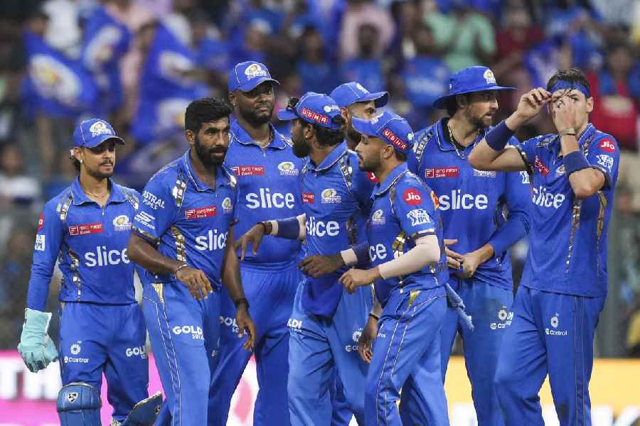 All-round Mumbai Indians end losing streak in IPL with 29–run win over Delhi Capitals