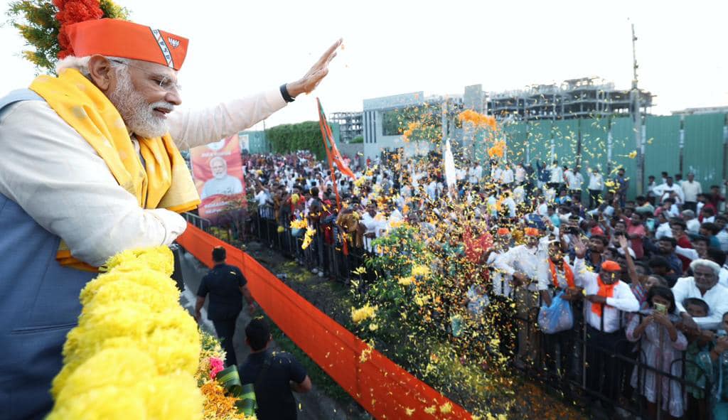 PM’s road-show begins in Bengaluru amid fanfare