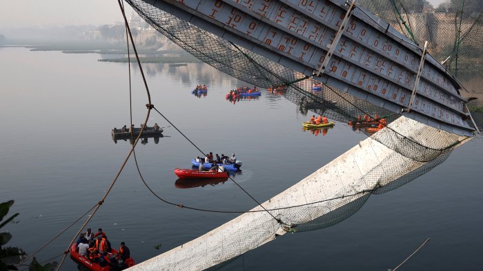 Morbi bridge collapse: HC orders Oreva Group to pay Rs 10 lakh to victims' kin