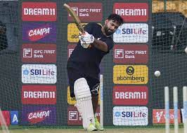 Pant bats at nets, shows improved fitness; links with India teammates