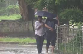 Rain lashes Kerala's Thiruvananthapuram, yellow alert issued