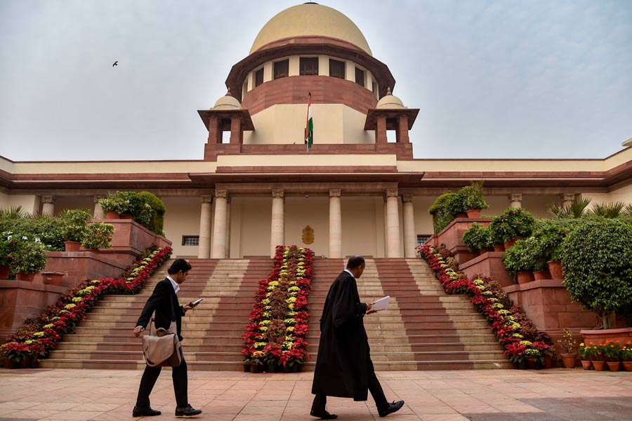 Supreme Court Directs SBI to Disclose Electoral Bond Numbers, Issues Notice to Bank