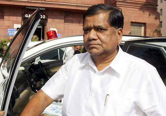 Former CM Jagadish Shettar questions retirement plans of Modi and Pralhad Joshi