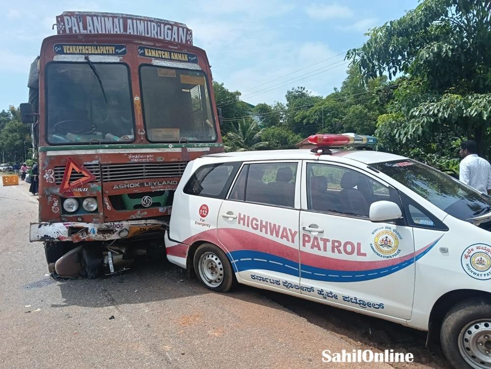 Lorry runs amok, rams five vehicles near Bhatkal; one killed