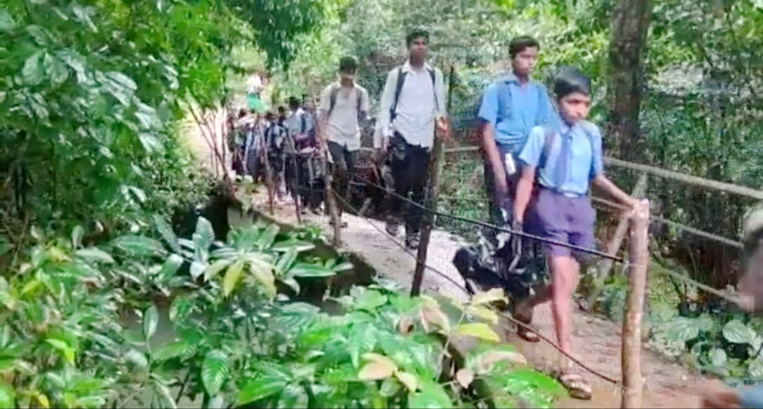 sirsi-foot-bridge