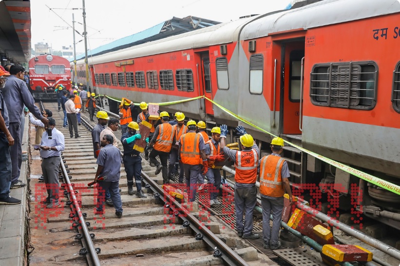 Three coaches of Charminar Express derail at Hyderabad station, six injured