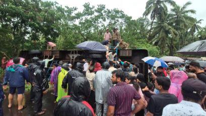 Bus overturns on NH-66 near Udupi, Several injured