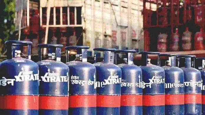 ATF prices soar by 7.5%, commercial LPG gets Rs 58.5 relief
